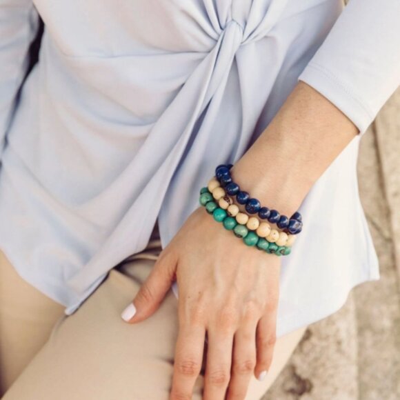 TAGUA Stackable Sustainable Vegan Ivory Bead Bracelets - Picture 7 of 9